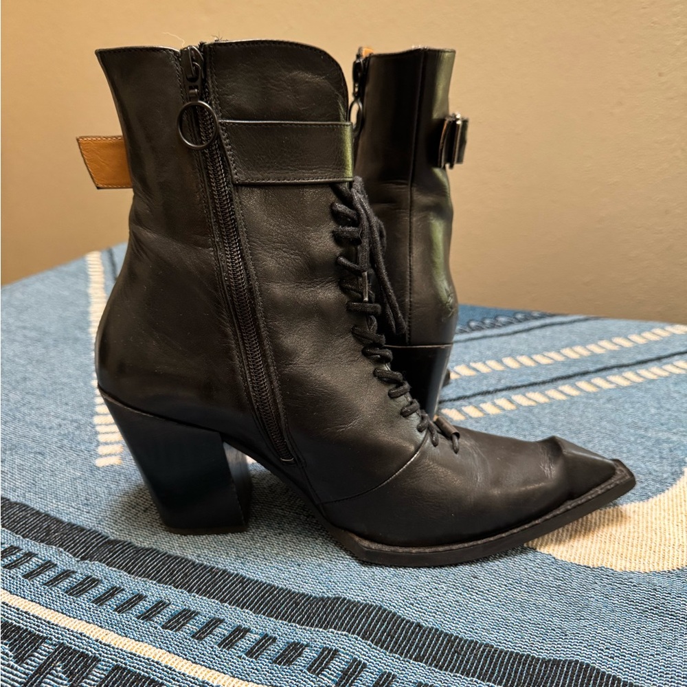 John Fluevog Swordfish Hi Cubist Cupcake Lace-up Ankle Boots - Picture 3 of 11